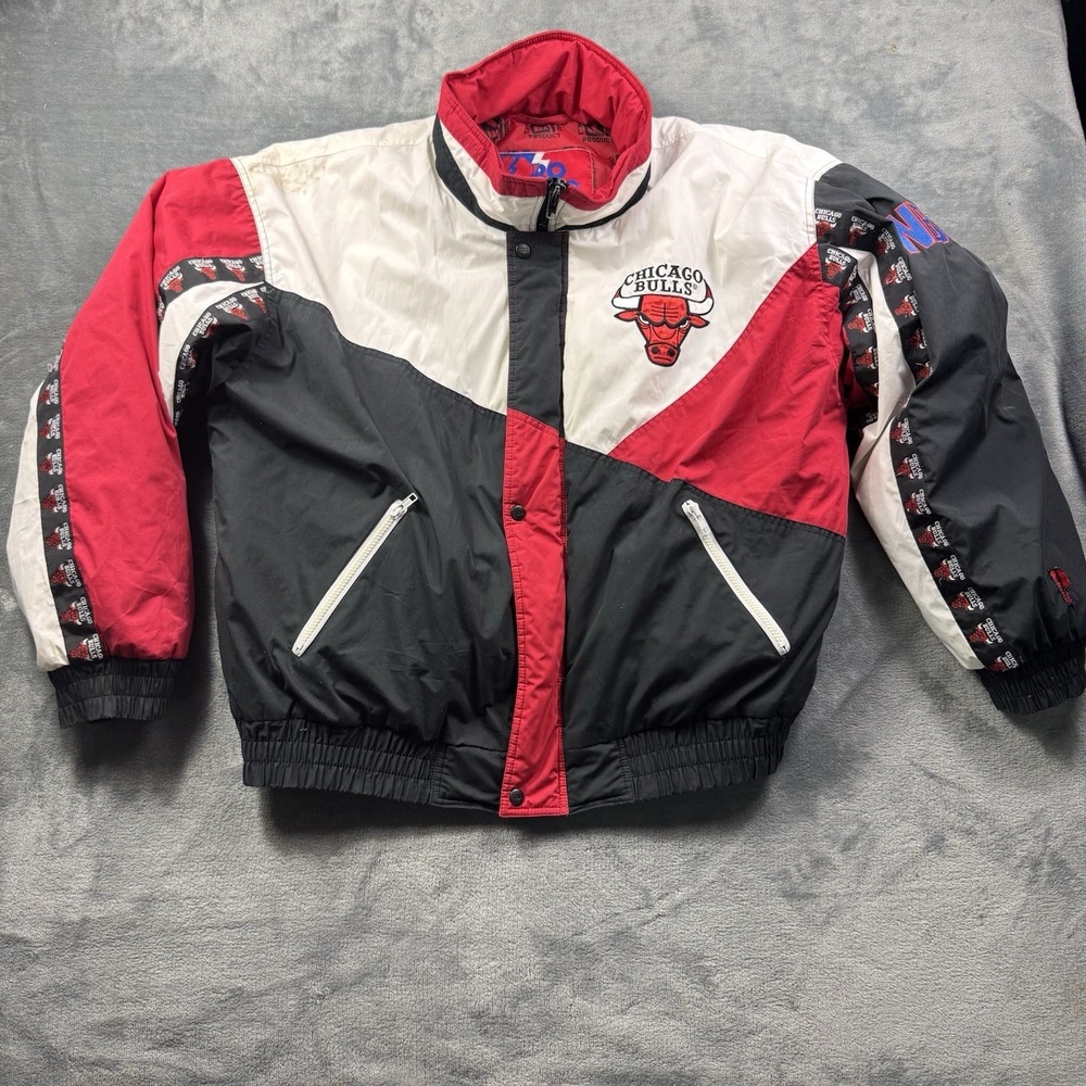 Vintage 90's PRO PLAYER NBA Chicago Bulls Puffy Adult XL Jacket By Daniel Young